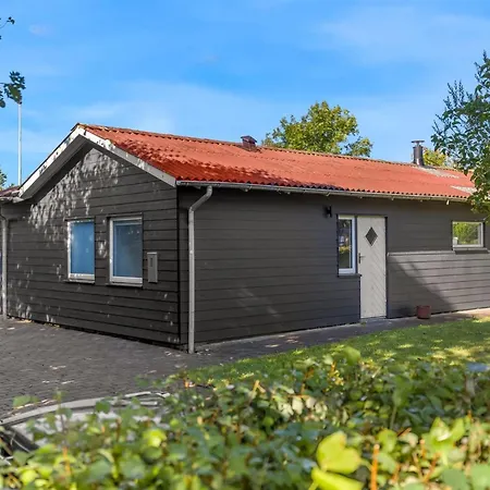 Kora - 300m From The Sea By Interhome *